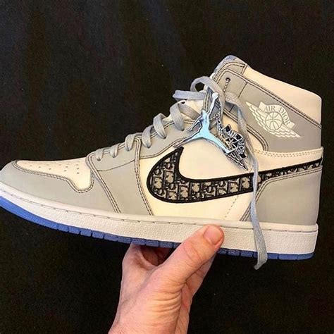 how many pairs of dior jordan 1 were made